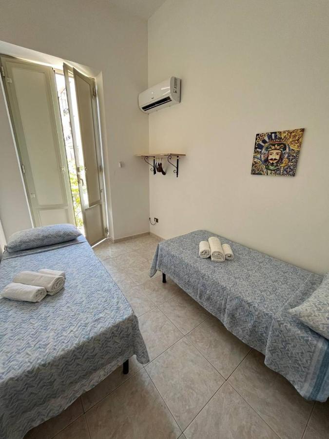 팔레르모 Al Cortile Di Maqueda 아파트 외부 사진
